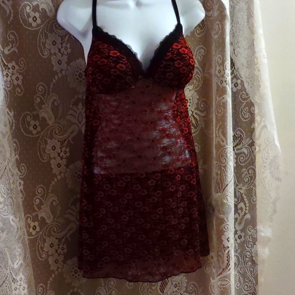 Apt 9 Women's size L sexy‎ black red lace molded cups adjustable strap nightie